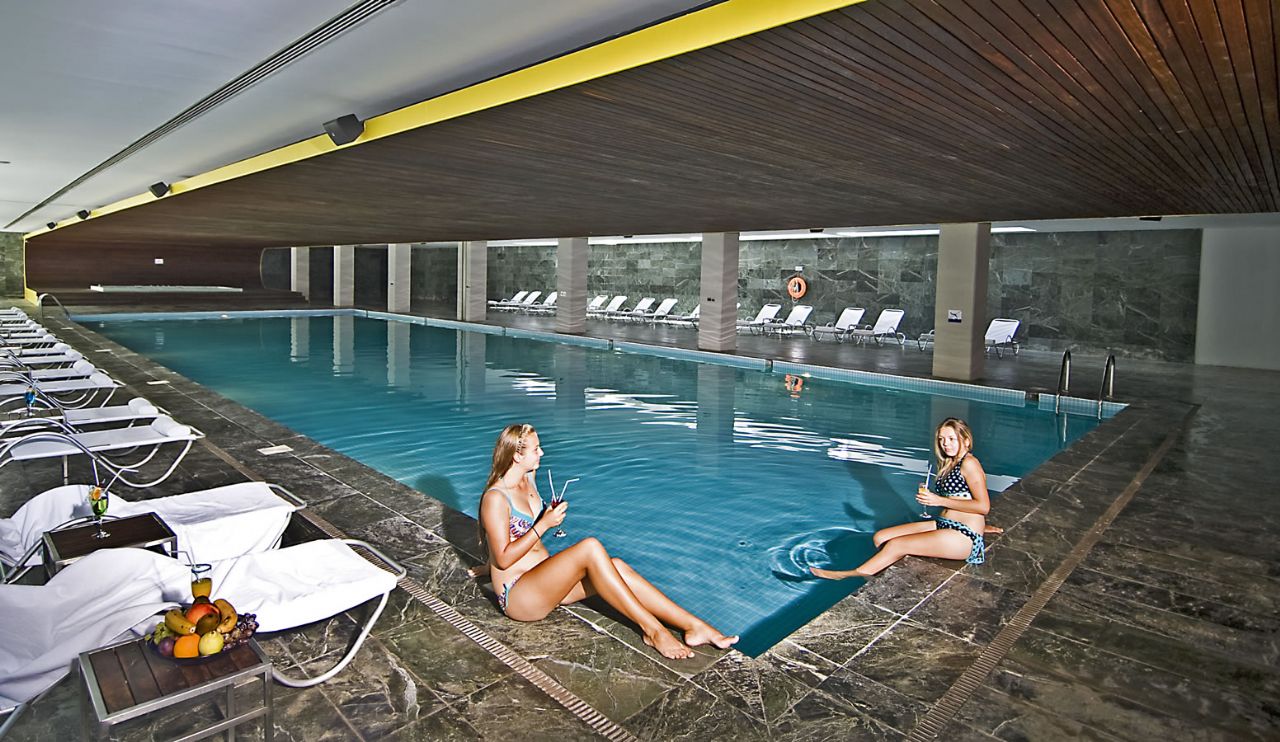 Nirvana Cosmopolitan Hotel